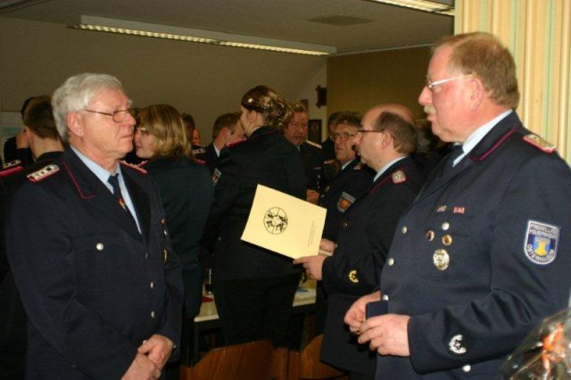 2012-02-11 -17- JHV FF BLtbg Ehrung K.H. Kemmling (5)